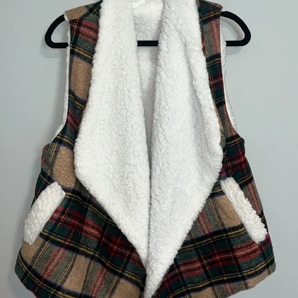 Flannel Print‎ Vest with Sherpa Lining - Picture 2 of 6